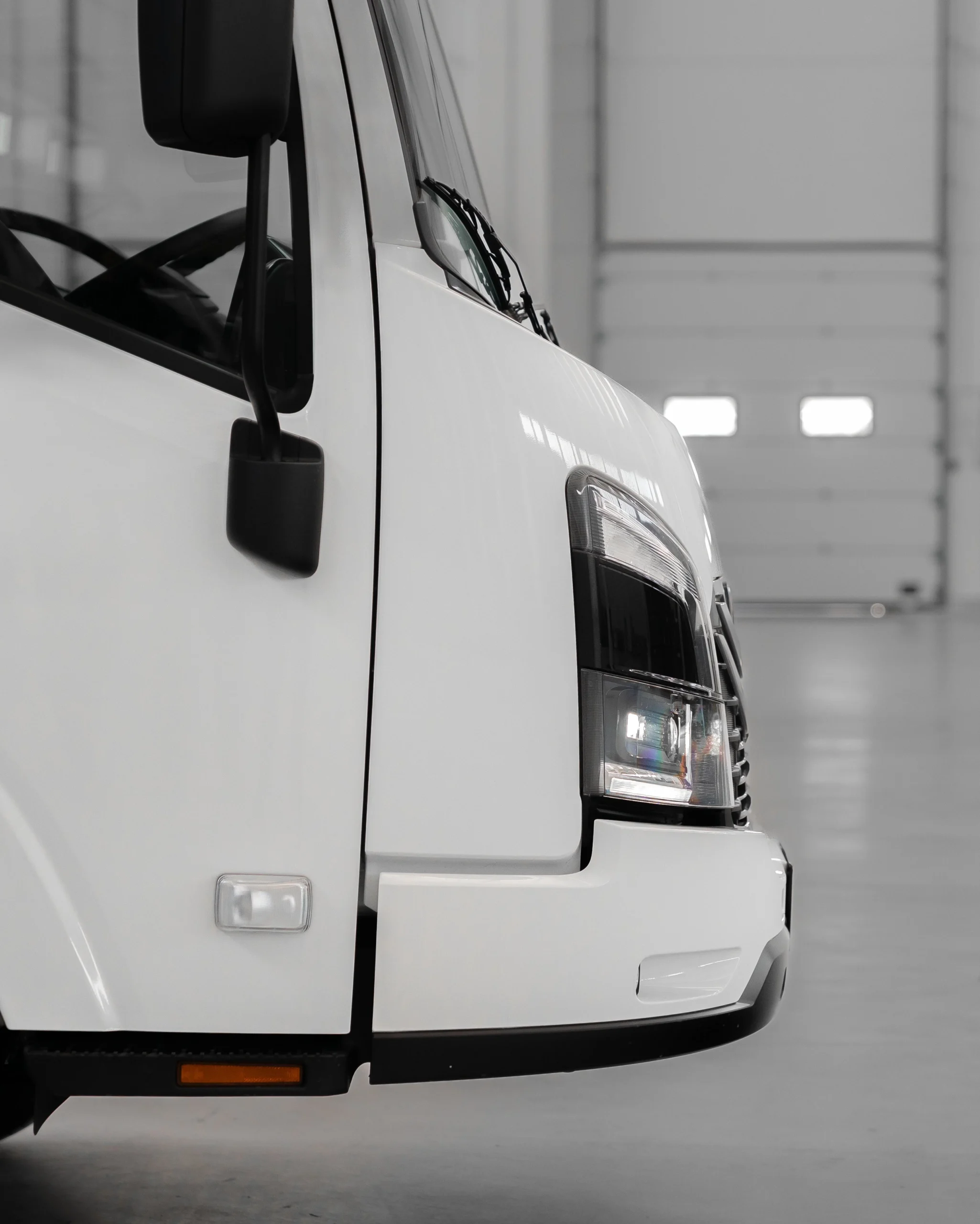 Per ISUZU, la sicurezza viene prima di tutto. Il nuovo ISUZU M21 rispetta le più recenti e severe normative di sicurezza grazie ad una sezione frontale appositamente aumentata per i nostri mercati. Inoltre il doppio airbag è di serie su tutta la gamma.